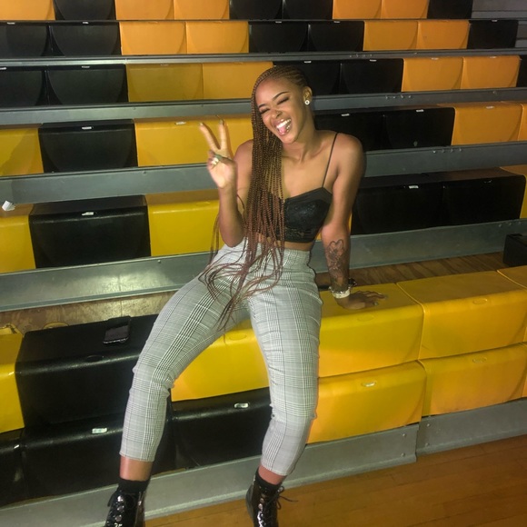 Meet your Posher, Shaniquwa - Picture 1 of 1